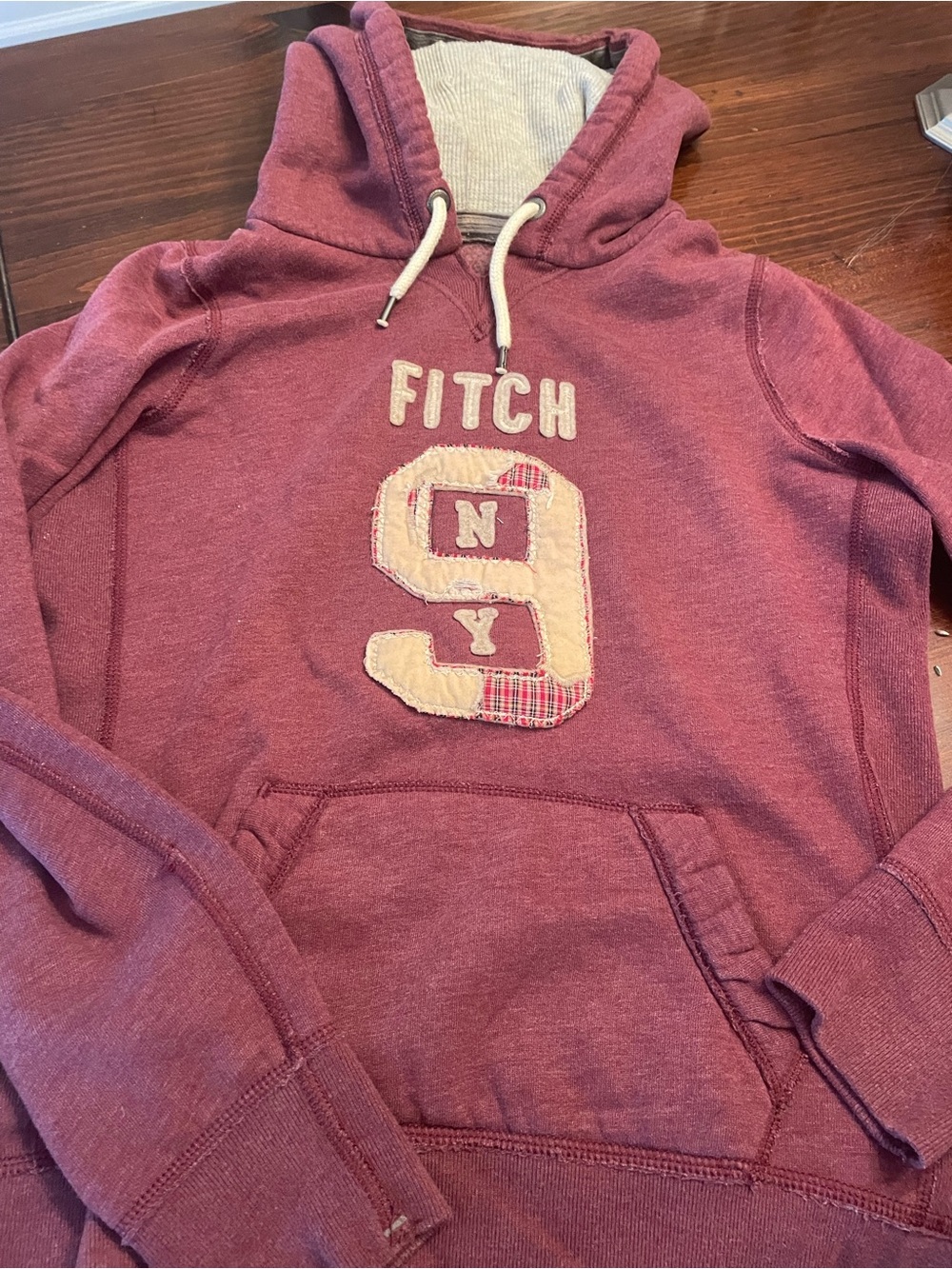 Woman’s Vintage Y2K Abercrombie and Fitch Burgundy Pullover Hoodie Latge
